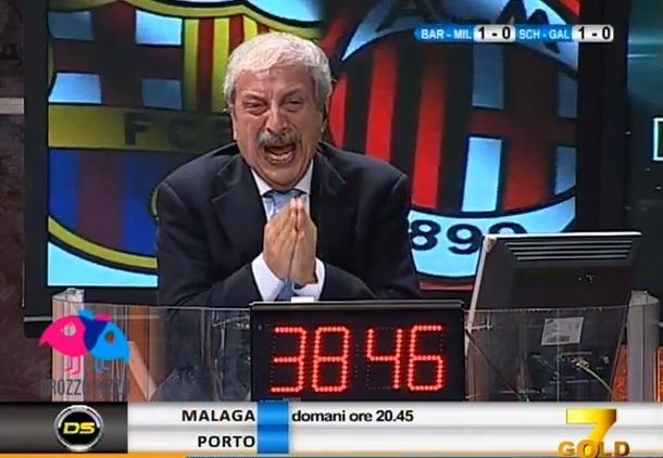 El sufrimiento del periodista fanático del Milan por los goles del Barça