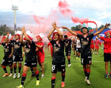 El regreso más esperado: Huracán ganó el desempate y es de Primera