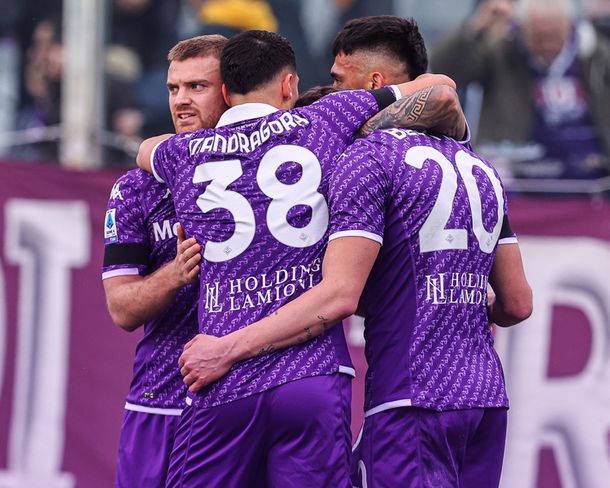 Con goles de Martínez Quarta y Nico González, Fiorentina goleó a Frosinone