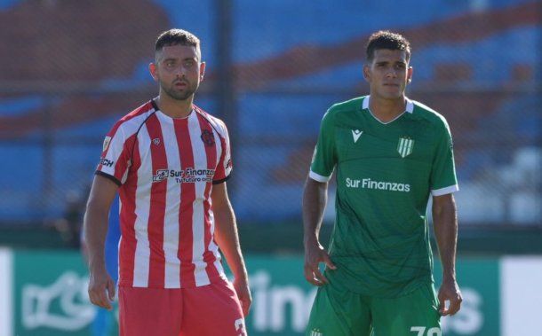 Torneo Apertura: con polémicas, Barracas Central frenó el buen momento de Banfield y le ganó 1-0