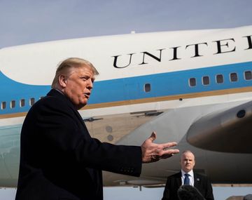 El avión de Donald Trump casi choca con un dron