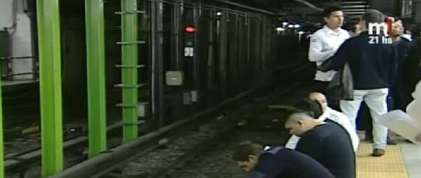 Vigiladores privados impiden la circulación de trenes en la línea B de subte
