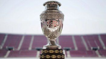 Bicampeón de América y leyenda de Chile, este exjugador colgó los botines y se metió de lleno en el mundo del pádel. Bicampeón de América y leyenda de Chile, este exjugador colgó los botines y se metió de lleno en el mundo del pádel.