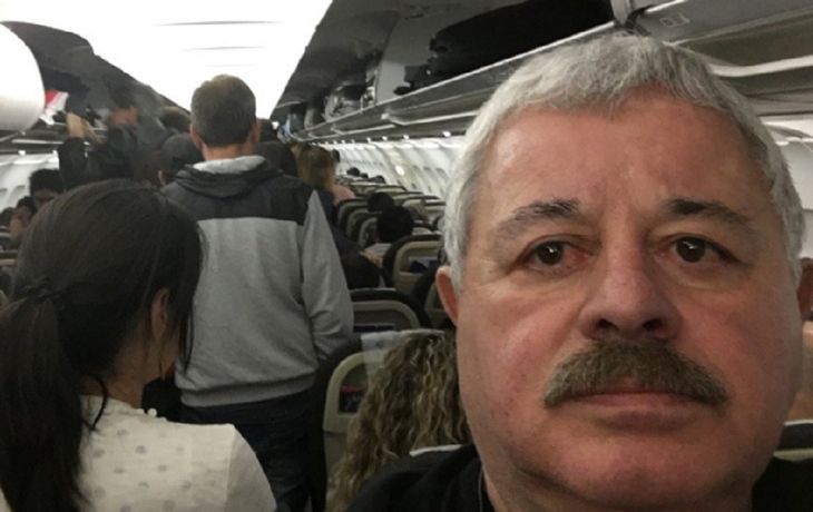 El periodista también tuvo problemas con su vuelo
