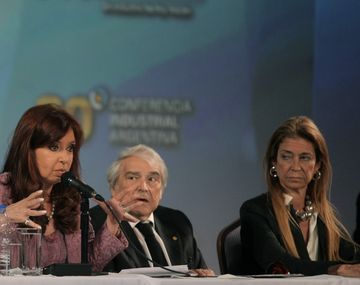 Cristina anunció que el aguinaldo de diciembre no pagará Ganancias