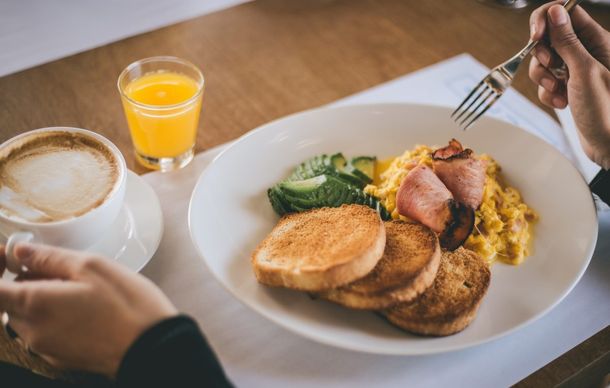 Estas son las mejores recomendaciones para tener un desayuno completo. 