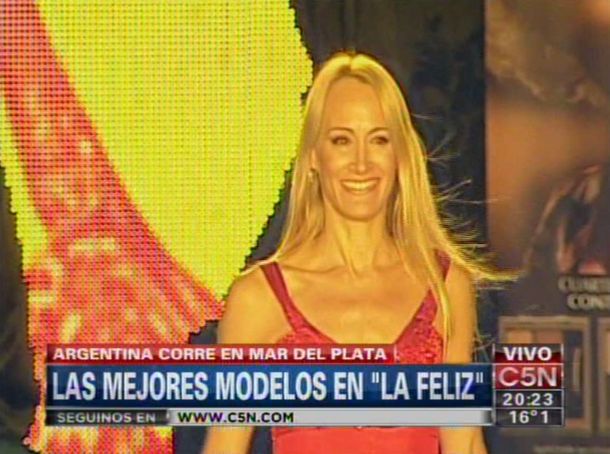 La diseñadora Patricia Profumo en el desfile Argentina Corre