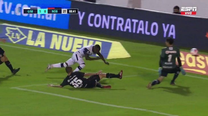 El gol más extraño del año: ¿cómo anotó Johan Carbonero para Gimnasia?