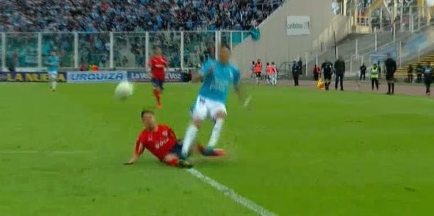 ¿Adentro o afuera? La gran polémica que reclamó todo Belgrano ante Independiente