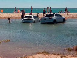 Como en Valeria del Mar: autos quedaron bajo el agua en Las Grutas