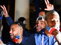 Neymar festejando con un tema del Dipy Neymar festejando con un tema del Dipy