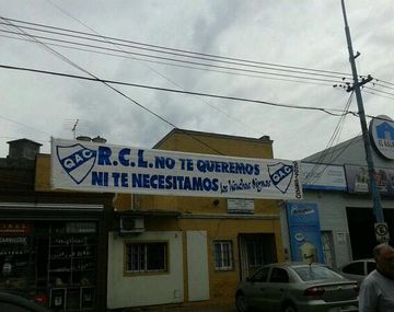 Un duro mensaje para Caruso Lombardi de los hinchas de Quilmes: No te necesitamos