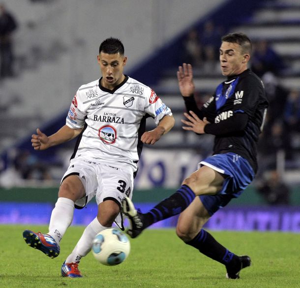 Con la vuelta de Zárate, Vélez busca la punta ante All Boys
