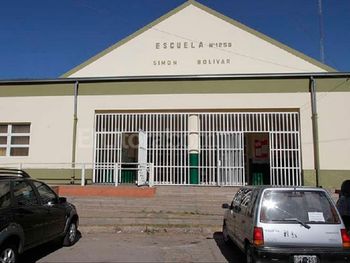 Asaltan a una docente frente a sus alumnos