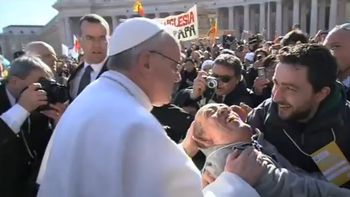 la historia del hombre enfermo bendecido por francisco la historia del hombre enfermo bendecido por francisco