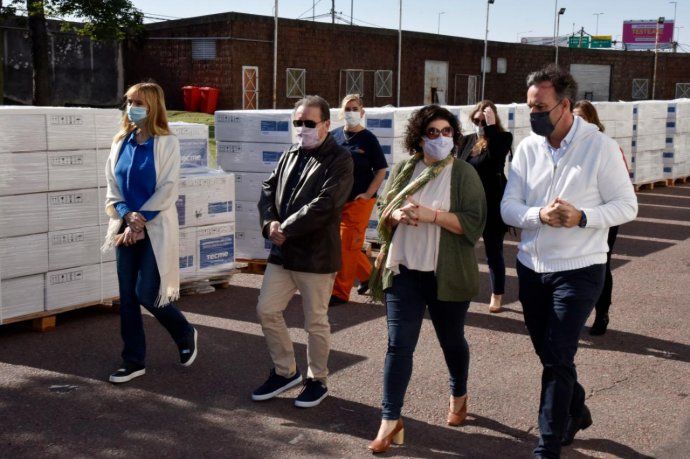 Carla  Vizzotti recibió 250 respiradores