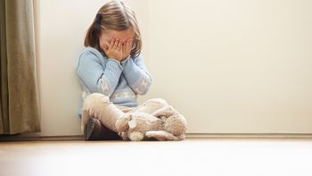 el peor crimen: denuncian a una maestra de jardin de abusar de una nena de 3 anos el peor crimen: denuncian a una maestra de jardin de abusar de una nena de 3 anos