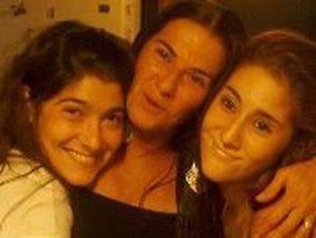 Hallan quemado el auto de la maestra asesinada en Moreno