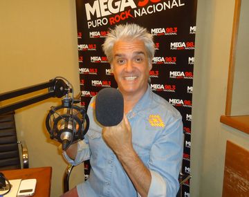 ¡Se cortó la luz! Roberto Pettinato brindó un show de stand up a oscuras