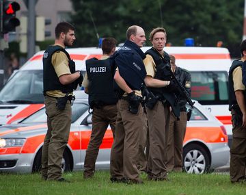 Investigan si uno de los muertos es un tirador