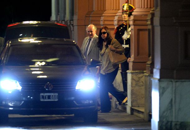 Cristina se reunió en Casa de Gobierno con funcionarios