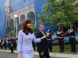 urribarri ataco a macri y el pro: quieren destruir a cristina urribarri ataco a macri y el pro: quieren destruir a cristina