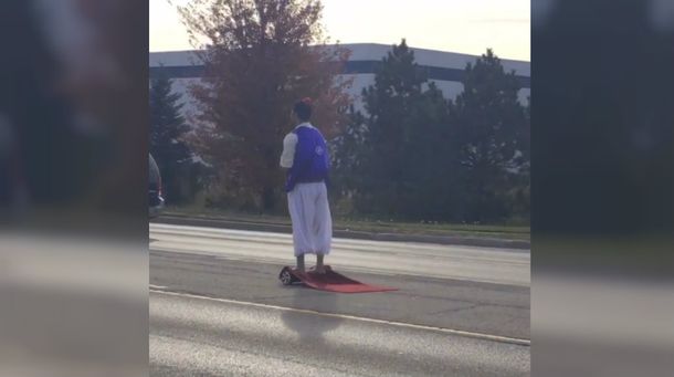 Un genio: este joven hizo realidad su sueño de tener una alfombra voladora