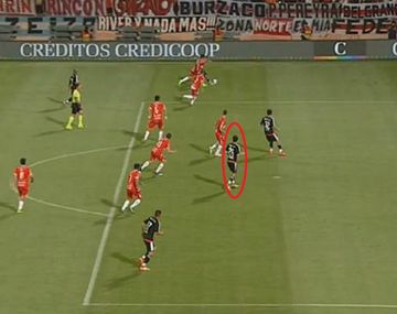 La imagen es clara: Nacho Fernández está adelantado.