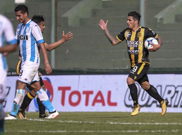 Olimpo destrozó a Racing