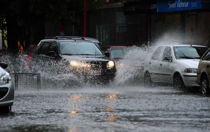 Continúa el alerta por fuertes vientos en Capital Federal