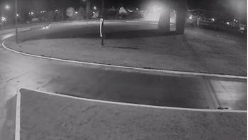 candidato a diputado de cambiemos perdio el control de su auto y volco candidato a diputado de cambiemos perdio el control de su auto y volco