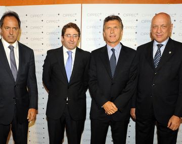 Daniel Scioli, Mauricio Macri y Antonio Bonfatti compartieron una cena