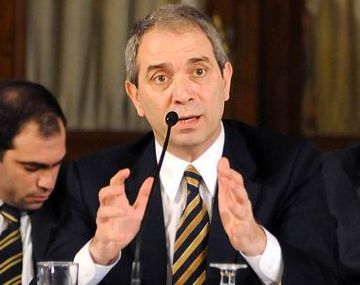 Alak: El nuevo Código no prohíbe los contratos en dólares