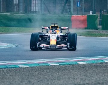 El accidente de Arvid Lindblad en su primera vuelta con el auto 2026 de la F1