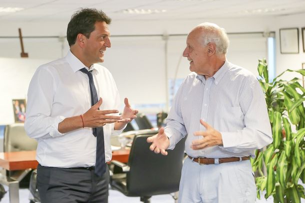 Massa reactiva su campaña y lanza un gabinete dirigido por Lavagna 