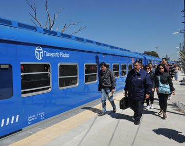 Cristina presenta los nuevos trenes del San Martín