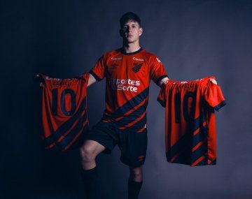 Athletico Paranaense presentó a Bruno Zapelli como nuevo refuerzo