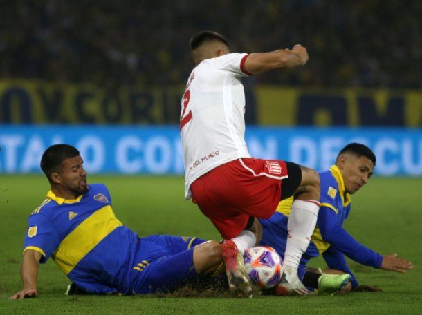Con la cabeza en la Libertadores, Boca igualó sin goles ante Estudiantes