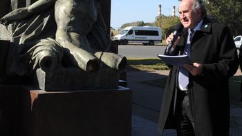 vamos a restaurar el monumento por mas que le pese a macri vamos a restaurar el monumento por mas que le pese a macri