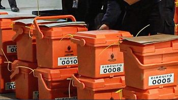 Para ir a las urnas, los tres candidatos parecen picar en punta para hacerse con la candidatura en sus respectivos partidos. Para ir a las urnas, los tres candidatos parecen picar en punta para hacerse con la candidatura en sus respectivos partidos.