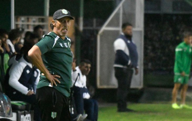 El picante descargo de Troglio tras los rumores sobre su salida de Banfield: Me van a tener que bancar