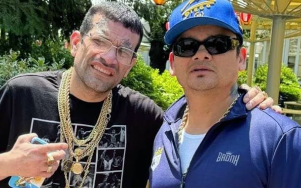 El Chino Maidana junto a su primo fallecido.