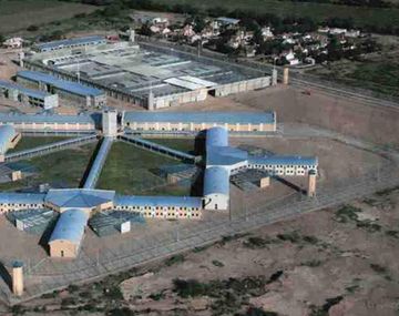 Detuvieron a una madre por usar de mula a su hija de 8 años: le pegó cocaína en el cuerpo