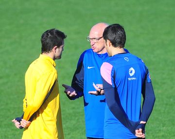 Bianchi sigue probando: Gago