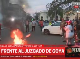 Bronca de manifestantes frente al Juzgado de Goya mientras declaraba Maciel