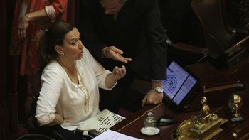 michetti despidio a otros 300 empleados del senado y dispuso la jubilacion de 70 michetti despidio a otros 300 empleados del senado y dispuso la jubilacion de 70