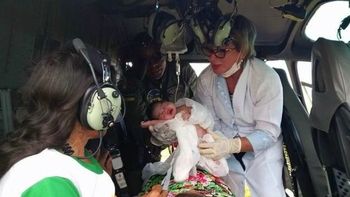 La mujer tuvo que dar a luz en el helicóptero La mujer tuvo que dar a luz en el helicóptero
