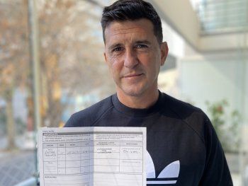 Hernán Castillo se vacunó y recordó a su papá fallecido por covid: Él hoy estaría feliz