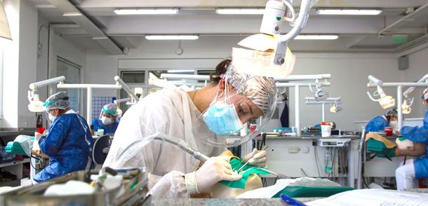 El Hospital Odontológico de la UBA brindará atención durante enero y febrero para cubrir la alta demanda