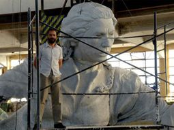 Todo listo para la inauguración de la escultura de Juana Azurduy